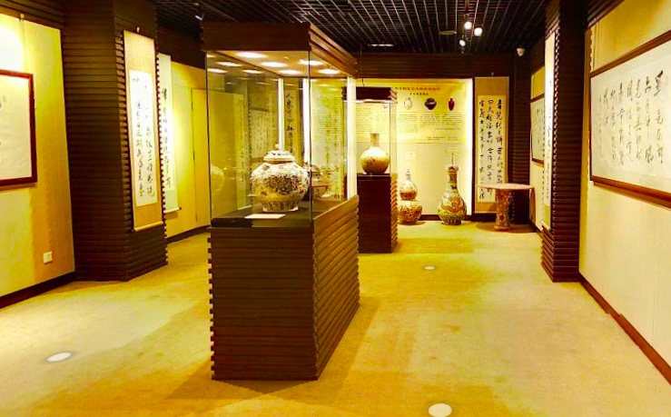 钱卫清艺术展